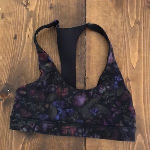 Lululemon sports bra